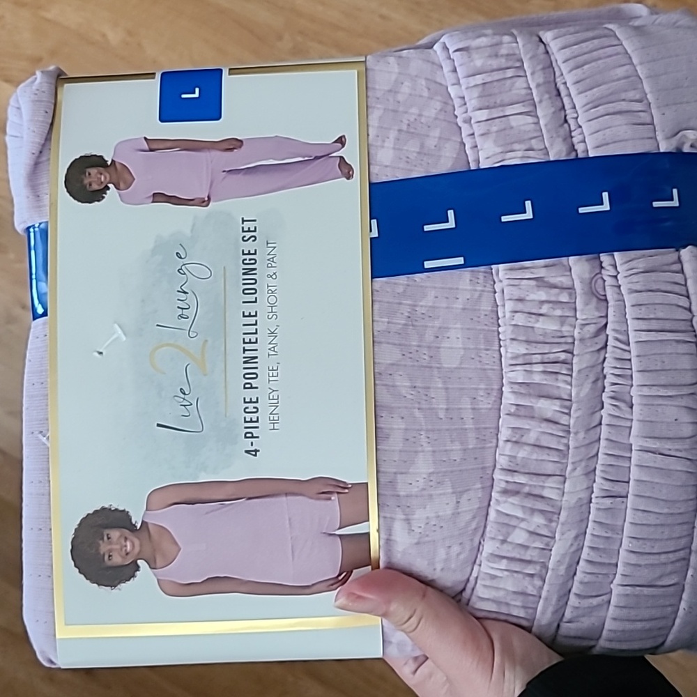 Women's 4-Piece Lilac Lounge Set - Picture 6 of 10